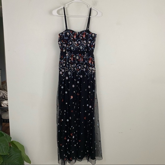 MODCLOTH black floral embroidered midi dress - Picture 9 of 9